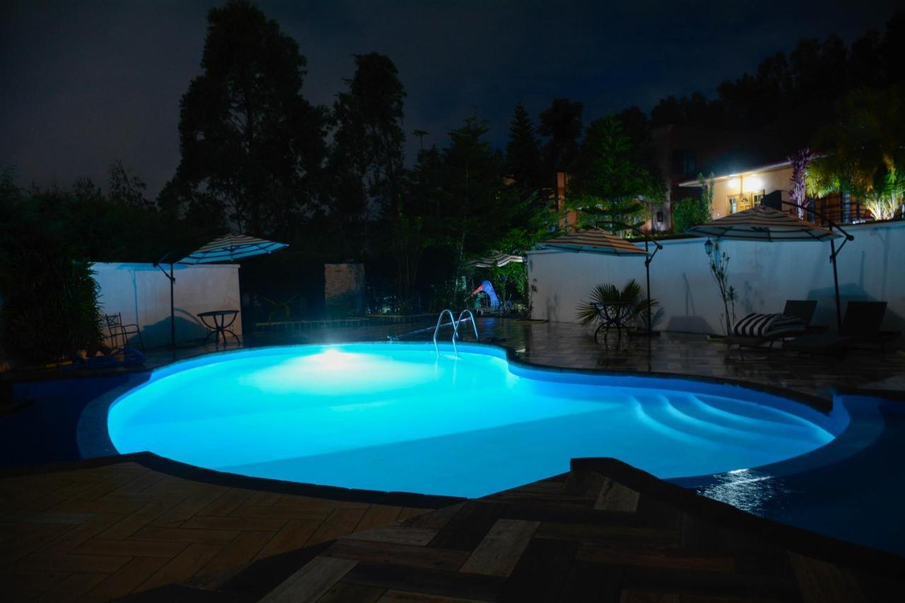 Andasibe Cyperus Hotel Moramanga ภายนอก รูปภาพ