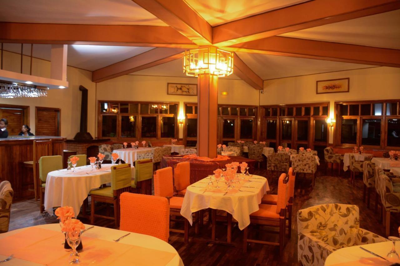 Andasibe Cyperus Hotel Moramanga ภายนอก รูปภาพ